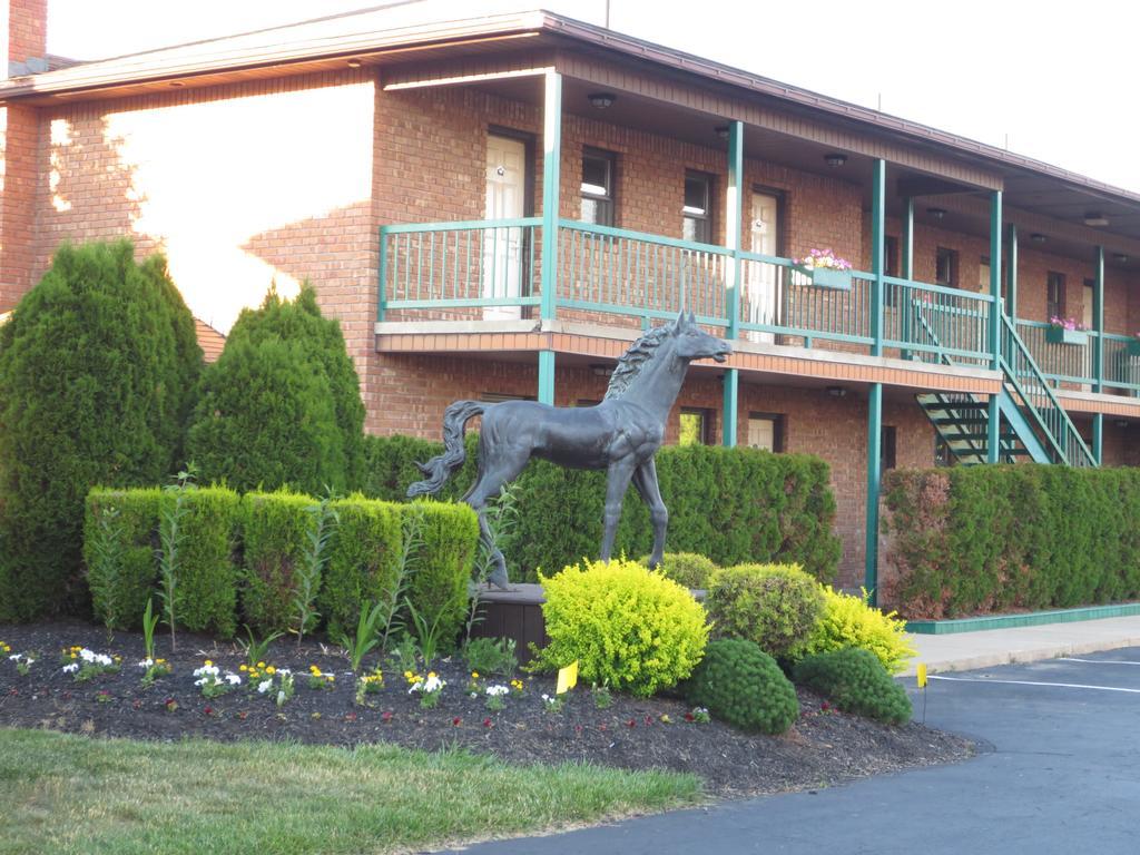 Roosevelt Inn & Suites Saratoga Springs Ballston Spa Exterior foto